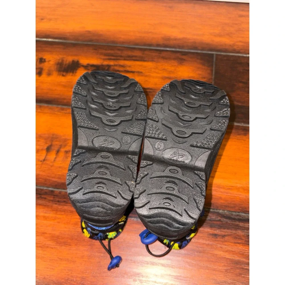 New Athletache Toddler Boys Black Blue Skull Flame Faux Fur Snow Boots Size 6M